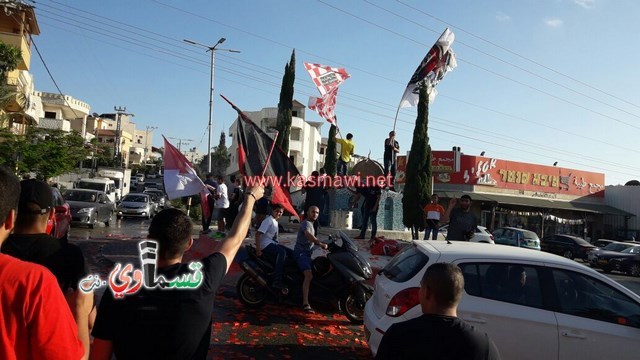 فيديو : الالترس القسماوي يحتفل في دوار الأقصى ومقهى جاري بفوز نادي الوحدة وتأهله الى نهائي الاختبارات 